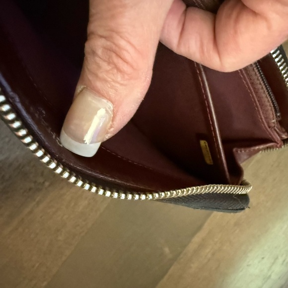 CHANEL Black Quilted Wallet with Silver Logo - Picture 3 of 6